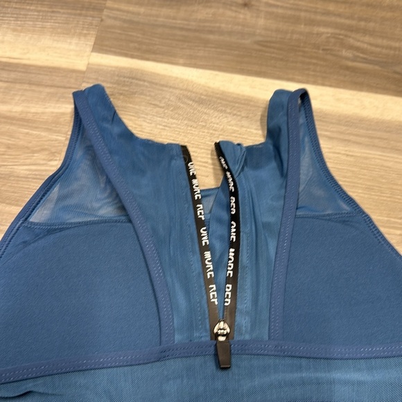 Women's Blue Sports Bra size large - Picture 6 of 8